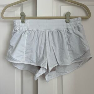 LuluLemon Hotty Hot 2.5” White Shorts